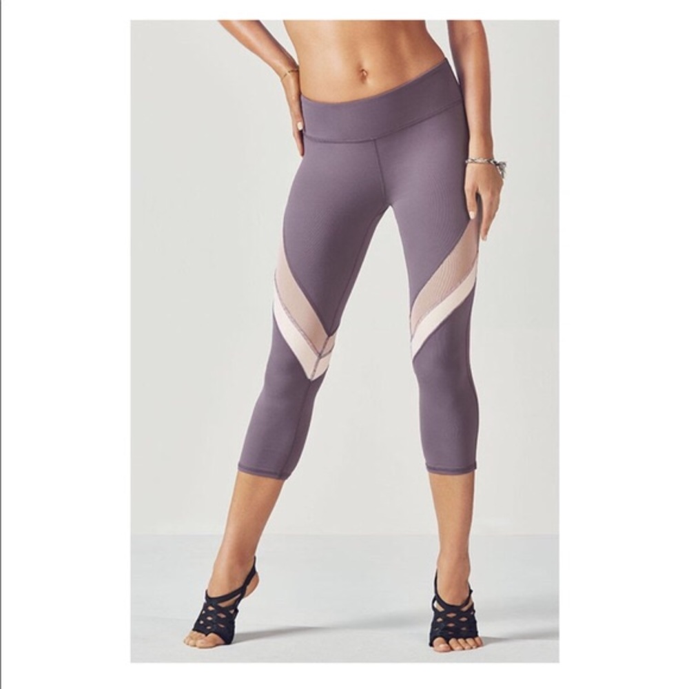 ⭐️ NWT ⭐️ Fabletics Brogan Mesh Capri - Purple, M